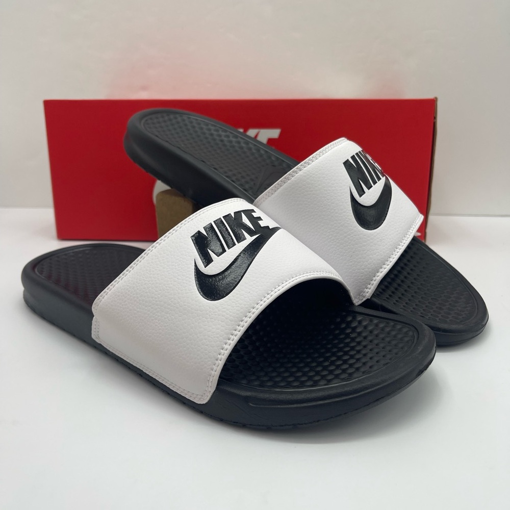 Nike Benassi JDI
Men's Slides Black and White Slides - Picture 3 of 16